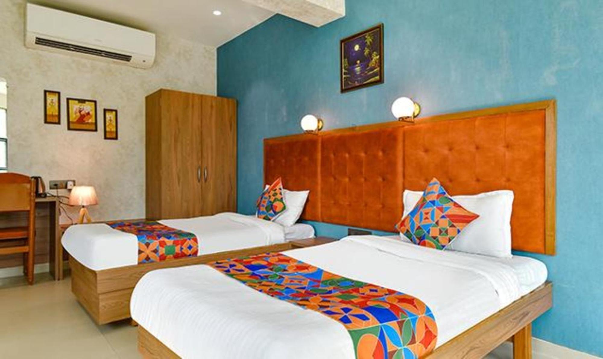 Fabhotel Siddharth Corporate - Vavol, Gandhinagar Buitenkant foto