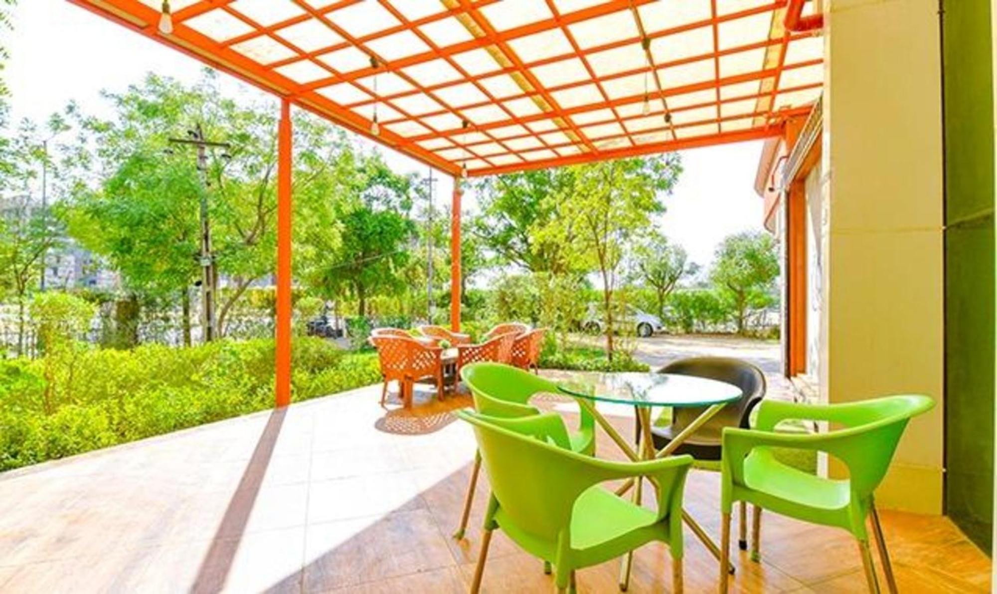 Fabhotel Siddharth Corporate - Vavol, Gandhinagar Buitenkant foto
