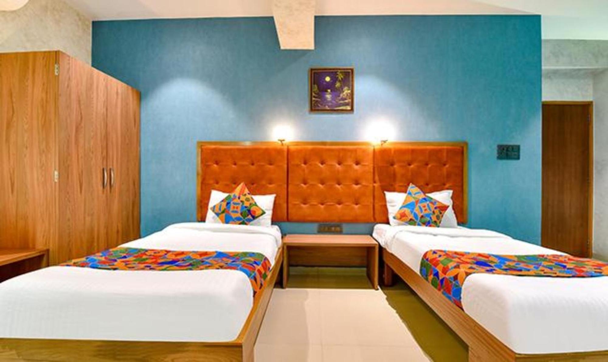Fabhotel Siddharth Corporate - Vavol, Gandhinagar Buitenkant foto